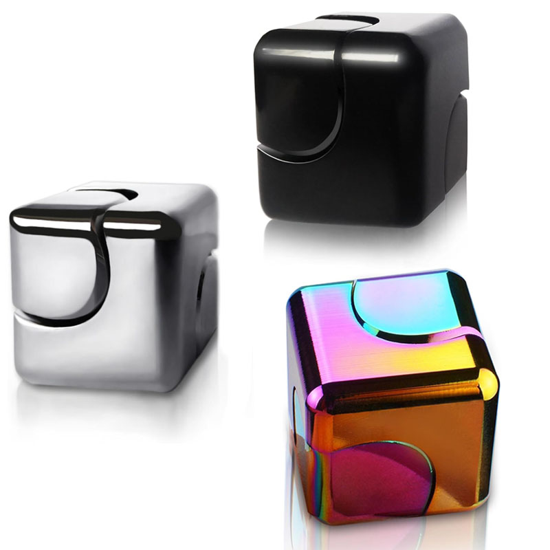 Cool Office Tech Gadgets - Vierkante dobbelstenen Metaal Draaikubus EDC Cool