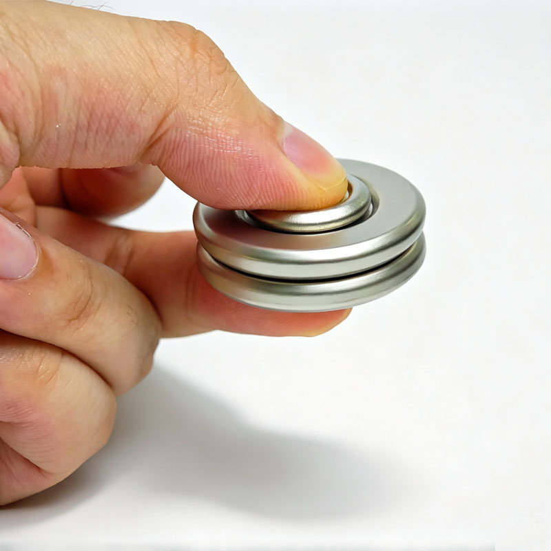 NIEUWE UFO Metalen Fidget Spin - Cool Office Tech Gadgets recensie en prijs